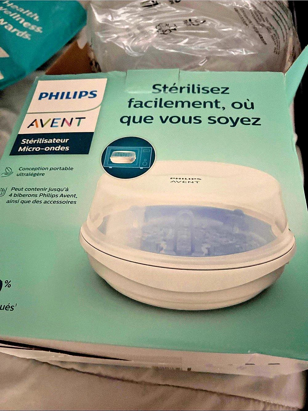 Philips Avent Microwave Steam Sterilizer White & Green with 3 9 oz bottles.
